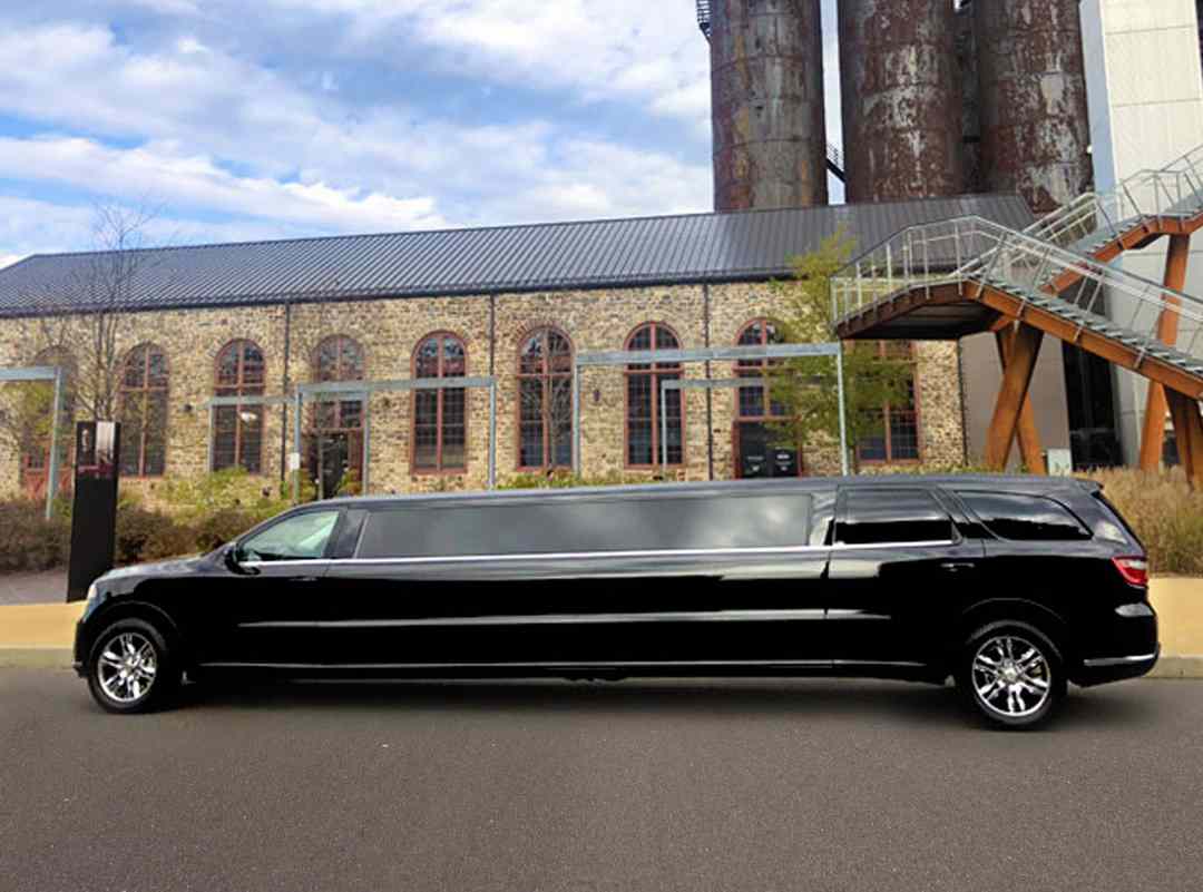 Xuất hiện nhiều loại hình vận chuyển khách của limousine